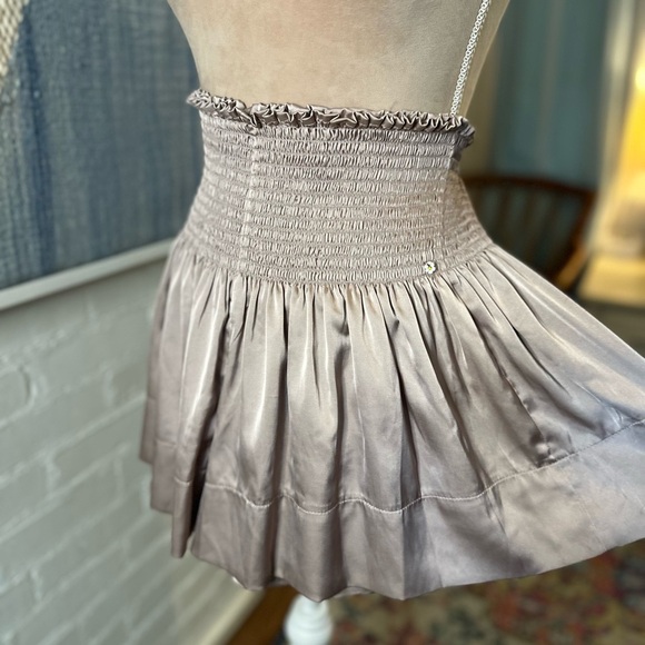 Natural Life High Waist Satin Finish Shirred Waist Flowy Shorts - Picture 4 of 10